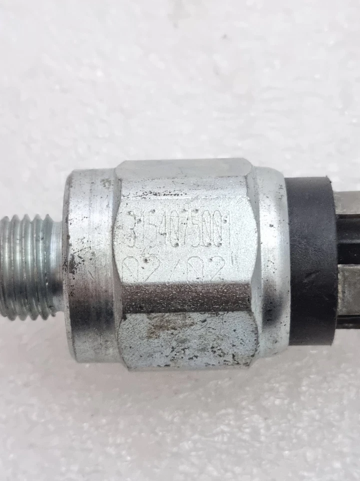 One Pcs 3154075001 02/02 Industrial Hydraulic Pressure Switch (New)